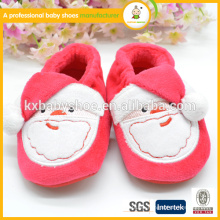 Nuevos zapatos recién nacidos lindos del rojo de la Navidad de la muchacha del niño de la tela de la venta de la llegada